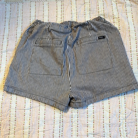 RVCA high rise shorts - Picture 3 of 5
